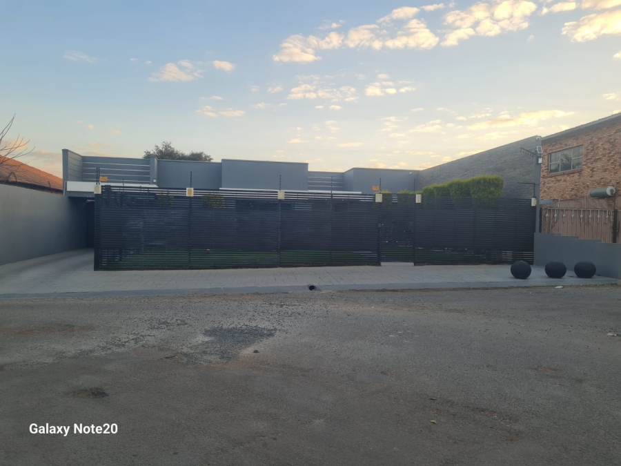 4 Bedroom Property for Sale in Zinniaville North West